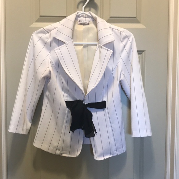 Ladies white jacket - 3/4 length sleeves - Picture 1 of 2